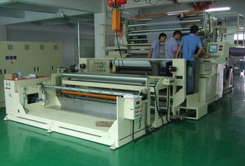 布料膠點(diǎn)貼合機(jī)有什么樣的特點(diǎn)？